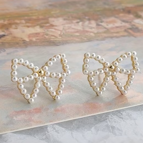 Elegant Pearl Bow Earrings - Picture 3 of 4